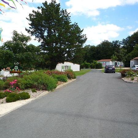 Village Vacances De Chantonnay Eksteriør billede